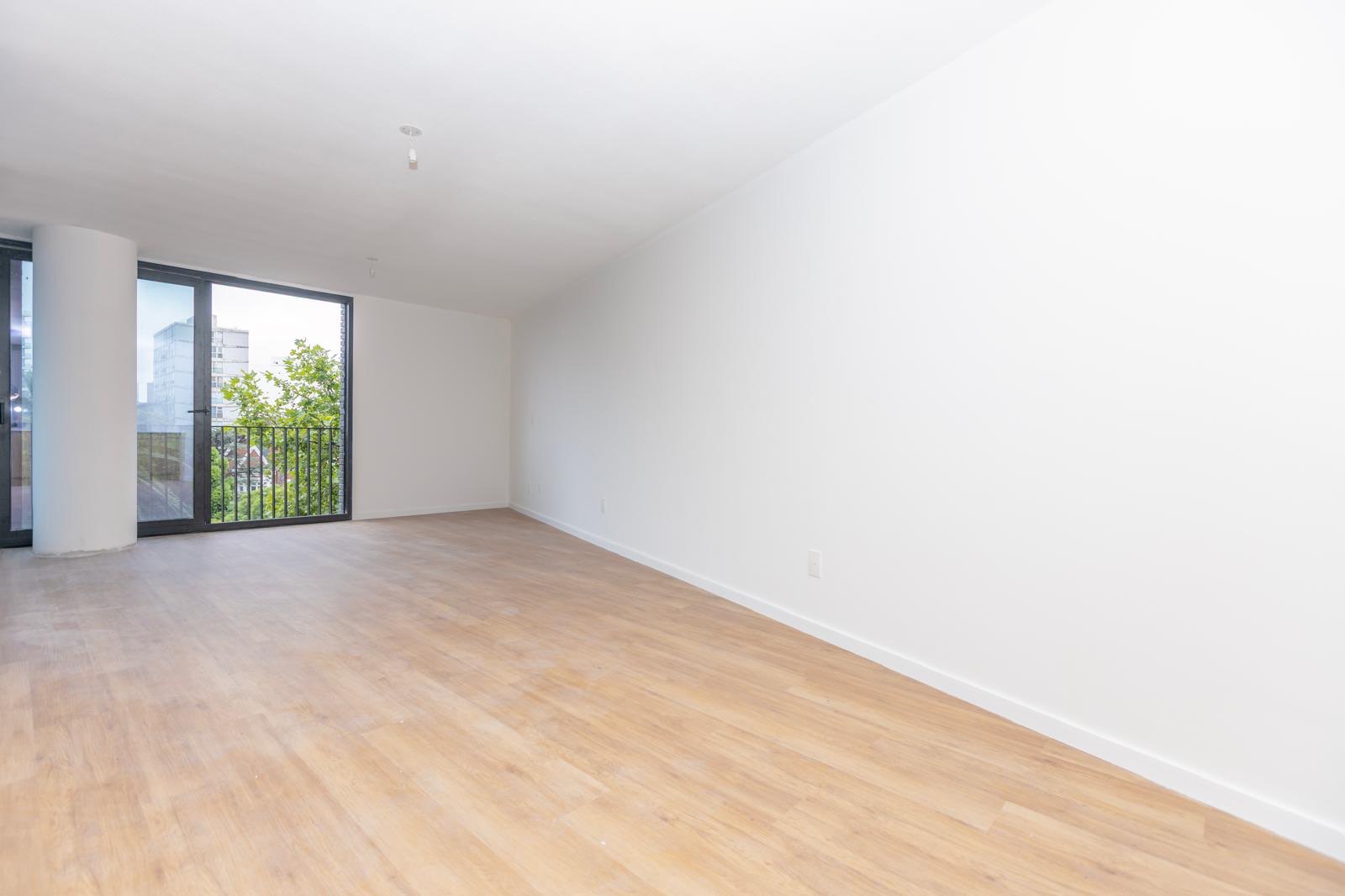 Loft de 71 m² a estrenar frente a Plaza Varela. Con cochera. Sin gastos de ocupación! - Widok 3