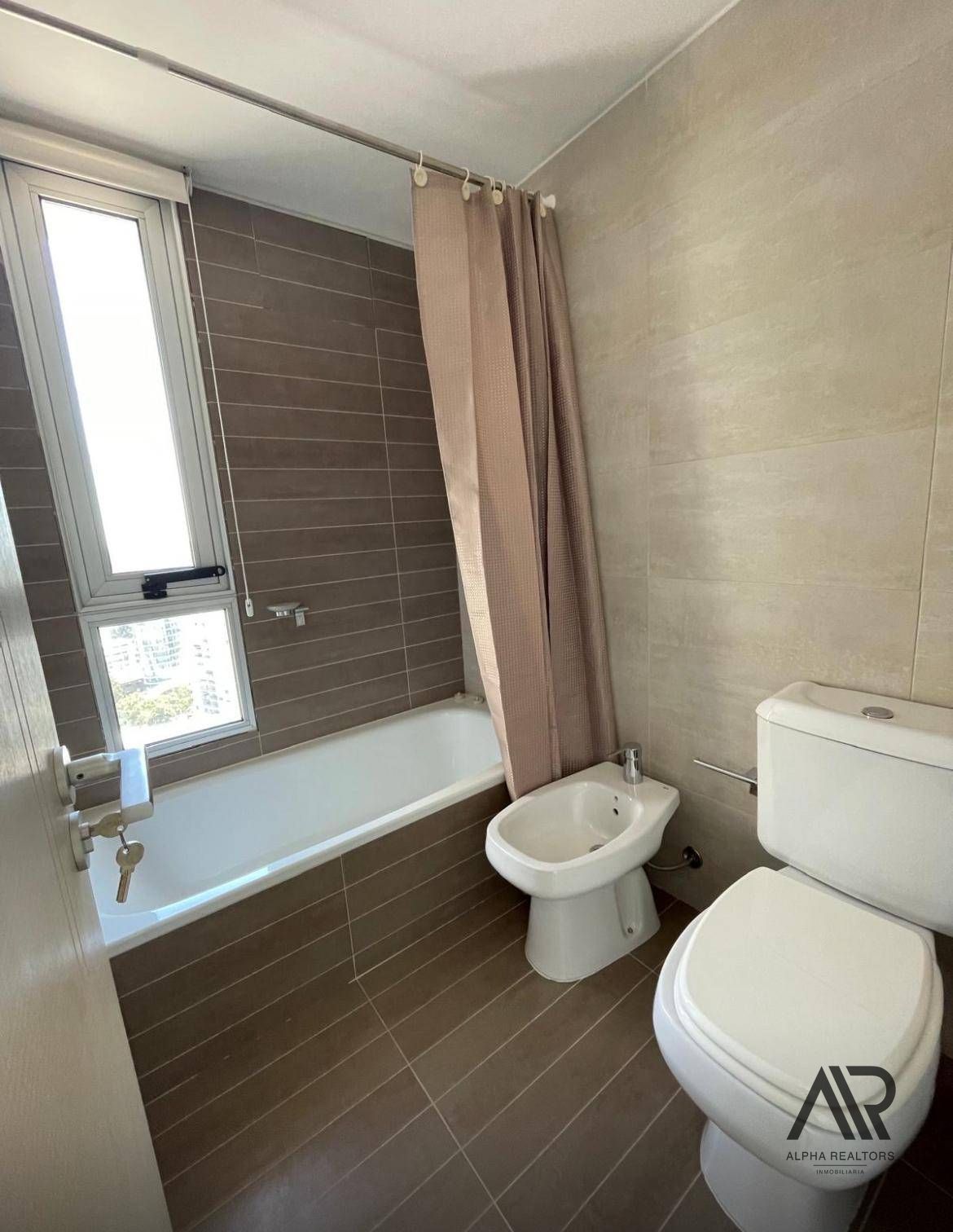 Apartamento en alquiler de 2 dormitorios c/ cochera en Roosevelt - Daha fazla