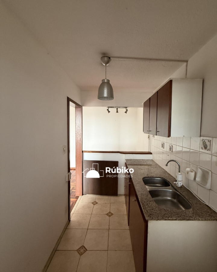 Apto al Frente Dos dormitorios, piso alto y vista al oeste - Widok 4