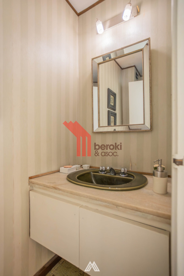 Venta apartamento 4 dormitorios en Pocitos balcón, estar, terraza lavadero serv completo - Vista 5