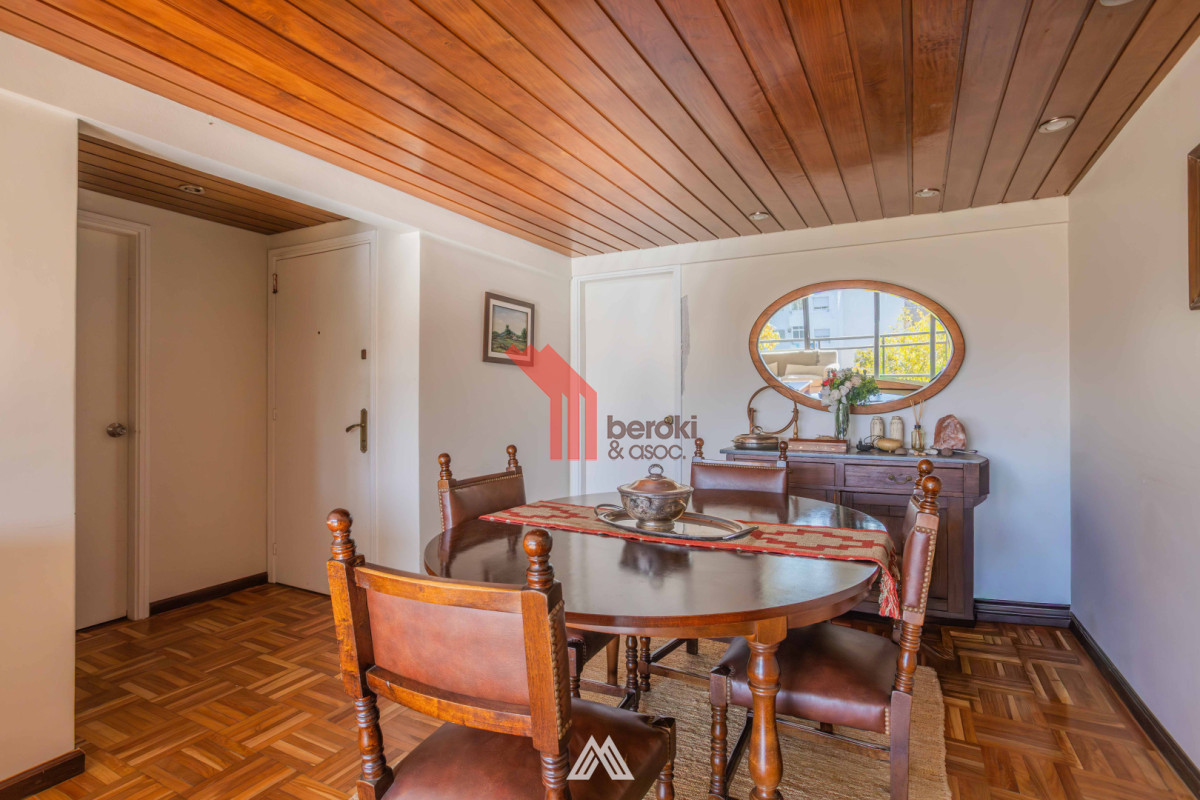 Venta apartamento 4 dormitorios en Pocitos balcón, estar, terraza lavadero serv completo - Vista 4