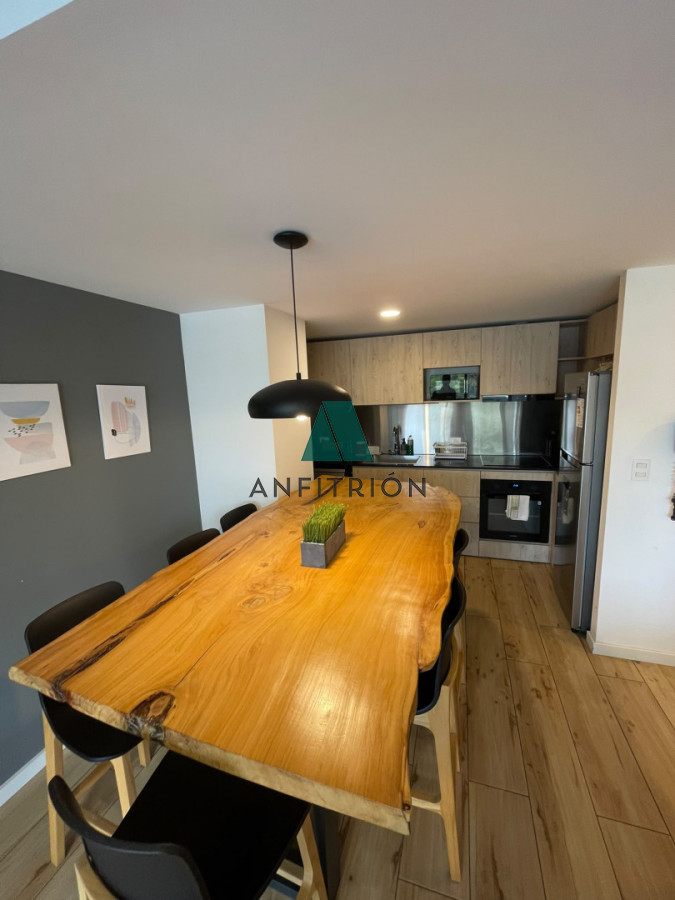 Venta Apartamento 2 Dormitorios En Playa Mansa Con Cochera - Mehr