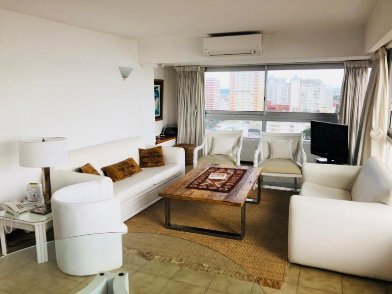 Apto En Peninsula De 3 Dor, 3 Baños Cocina Con Lavadero, Living-comedor