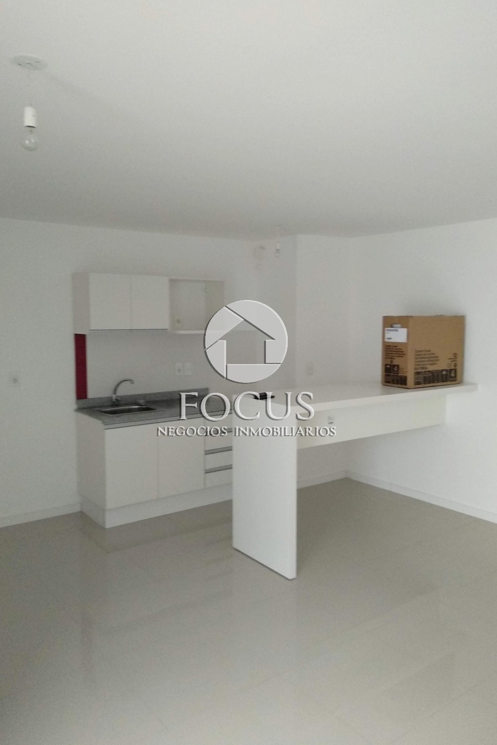 Alquiler Apartamento 2 Dormitorios. Patio. Garaje. Centro. Ref. #FBAA8