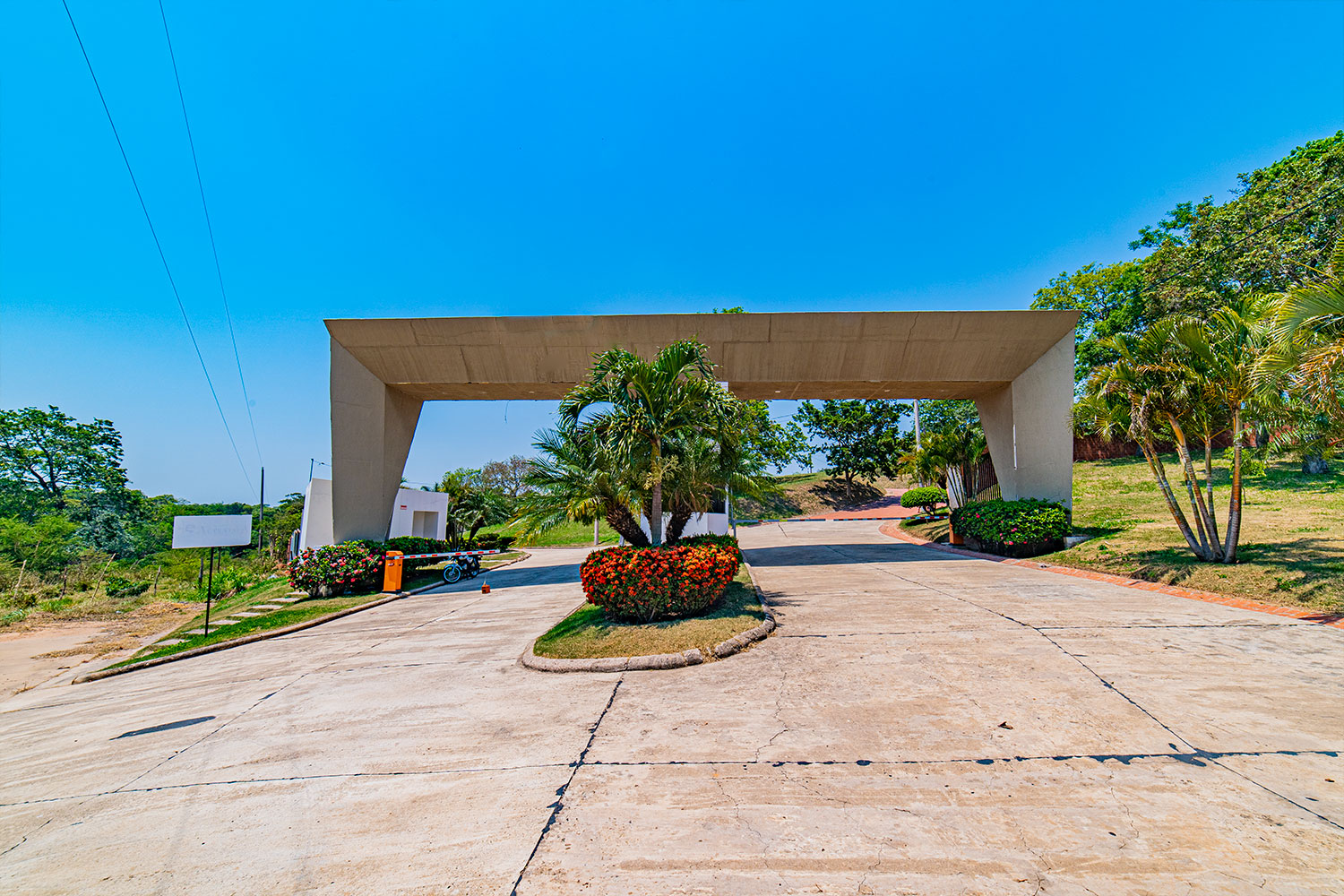 Terreno En Venta En El Urubo En Condominio Alta Vista 