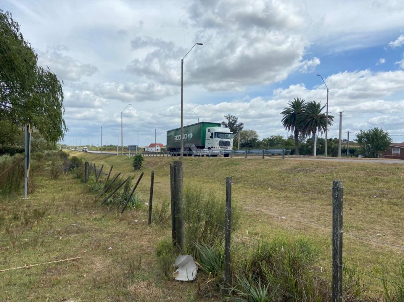 TERRENO MELILLA VENTA RUTA 102 Y RUTA 5 109.925m2 con 435mts frente