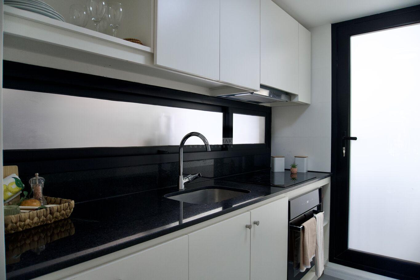VENTA APARTAMENTO 2 DORMITORIOS MALVIN DECROLY Y 18 DE DICIEMBRE ED. UNDICI CON TERRAZA - Fler