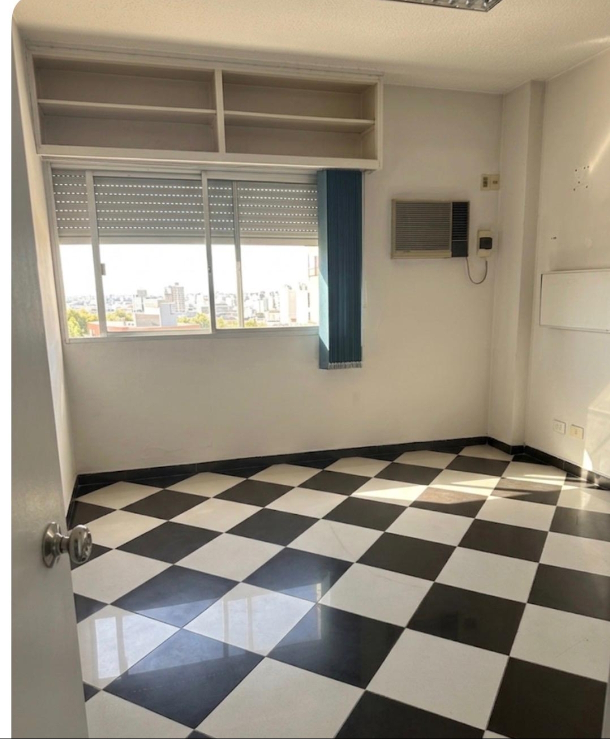 Dueño vende Apartamento 80 m dos dorm. dos baños amplio living terr al frente . - Więcej