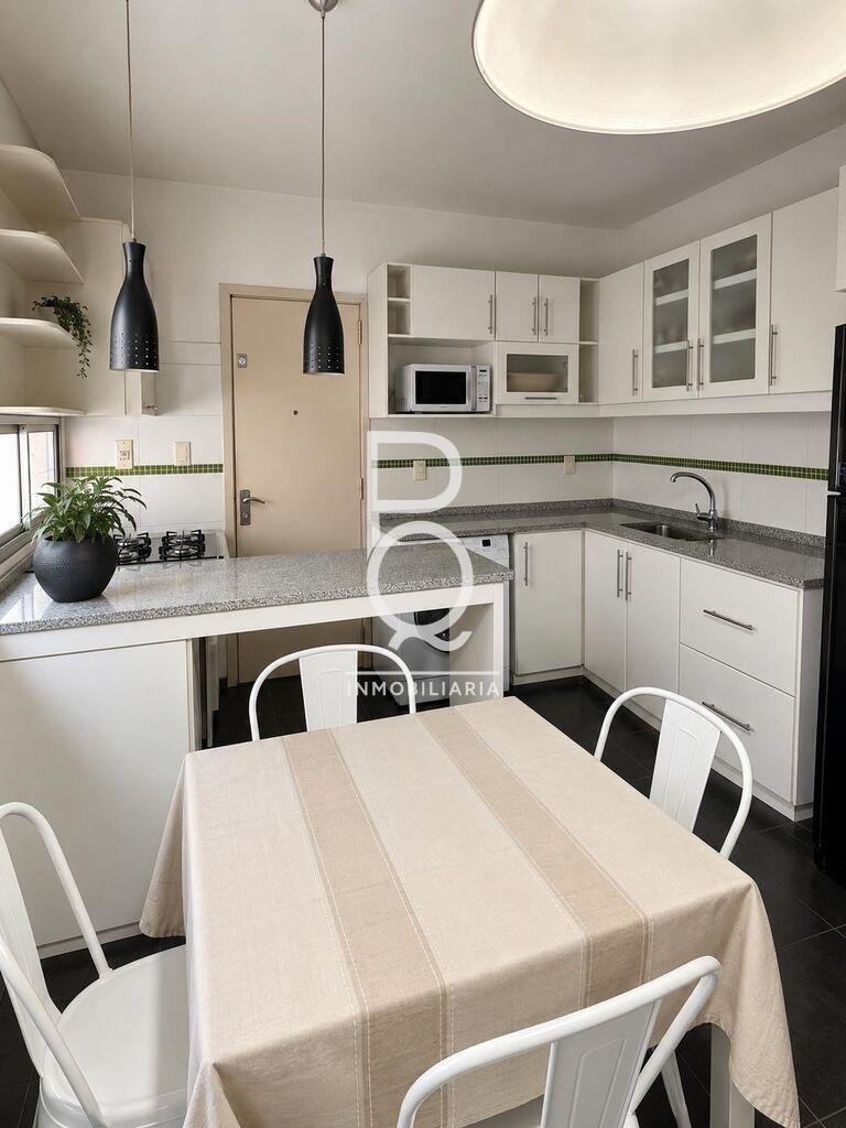 Venta con renta - apartamento 3 dormitorios y garage en Pocitos - Altro