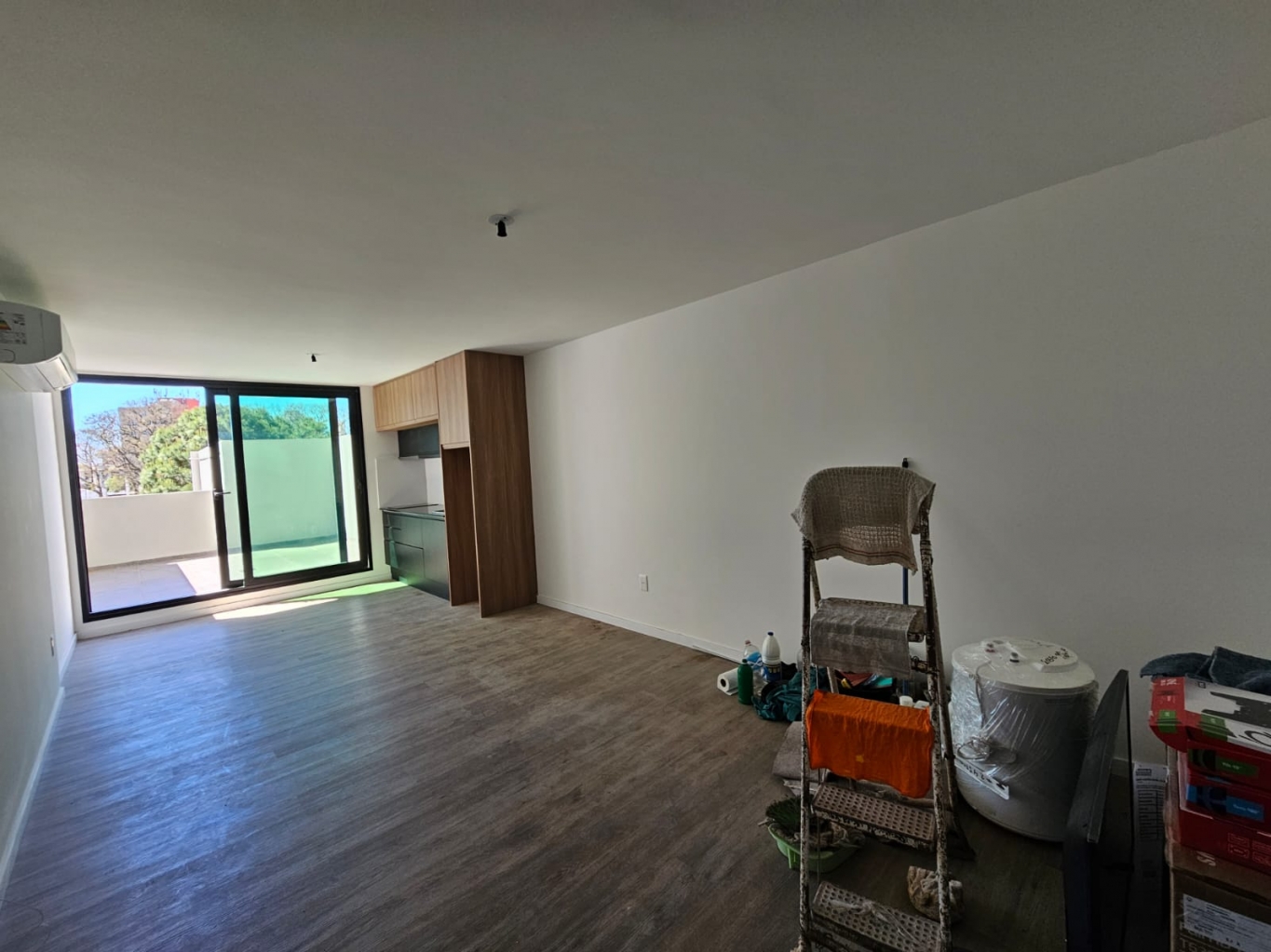 Hermoso Monoambiente con terraza de uso exclusivo en Punta Carretas - Widok 4