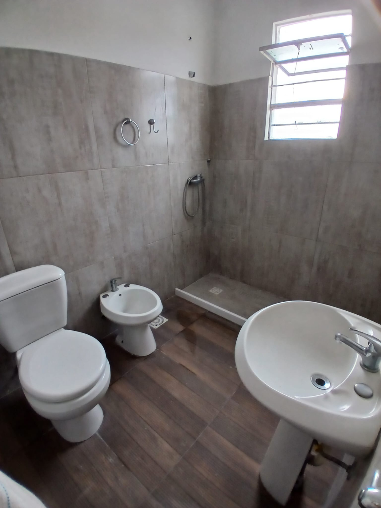 Oportunidad Apto 3 Dorm, Baño, Cocina Living-comedor, Terrazas Fte Y Fdo. - Vista 4