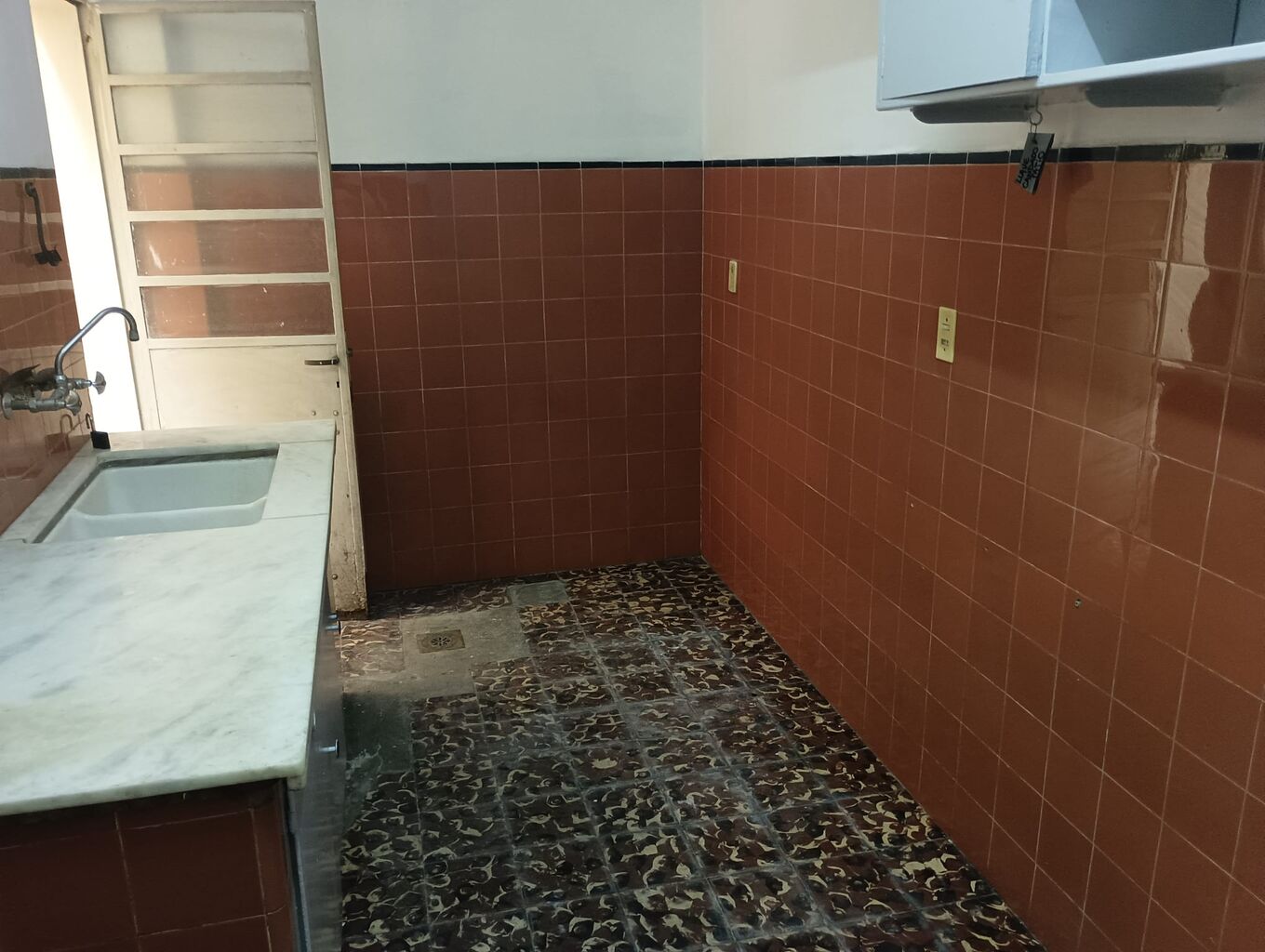 Mercedes y Yaguarón, amplio, balcón, vacío. Consulte. – další