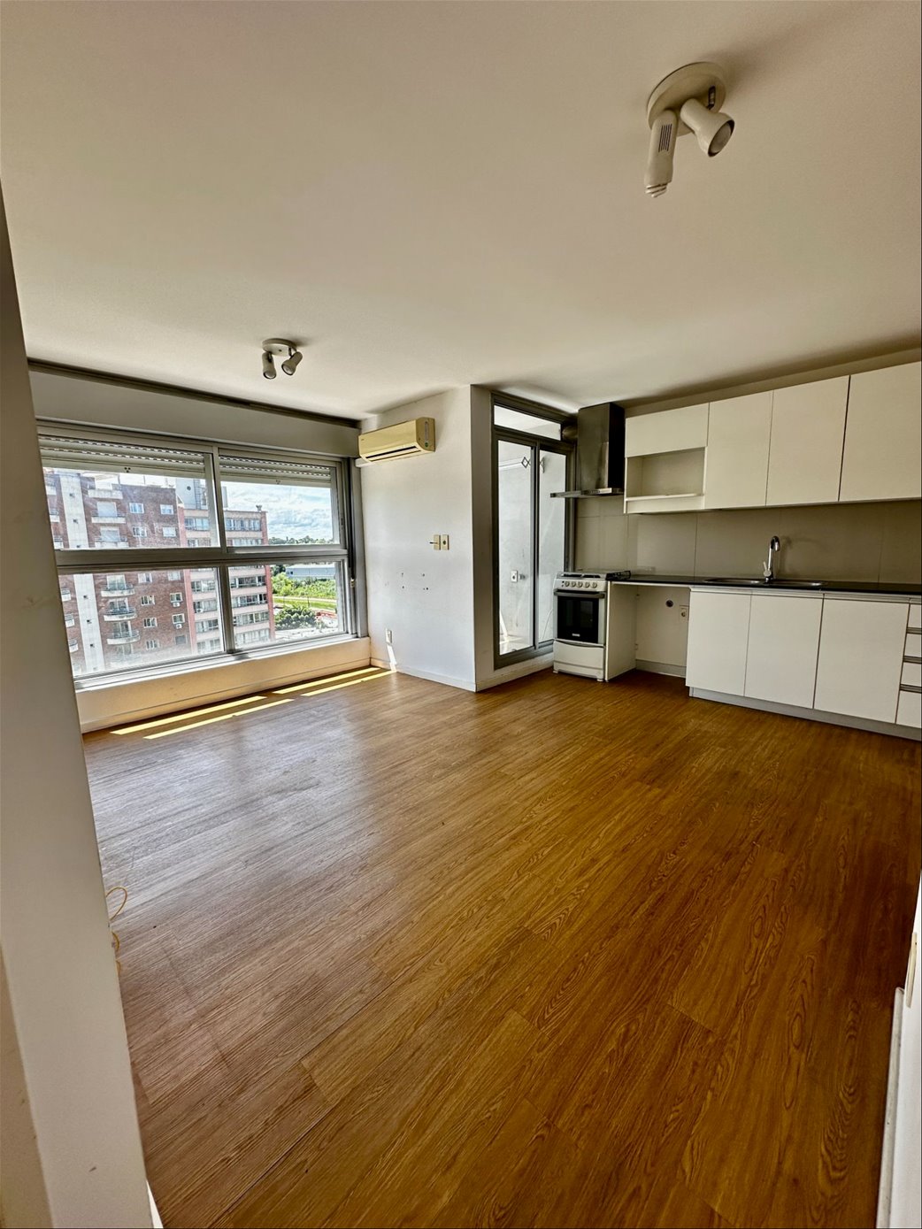 OPORTUNIDAD en  MALVIN VENTA 1 DORM CON GGE DOBLE - Vista 2