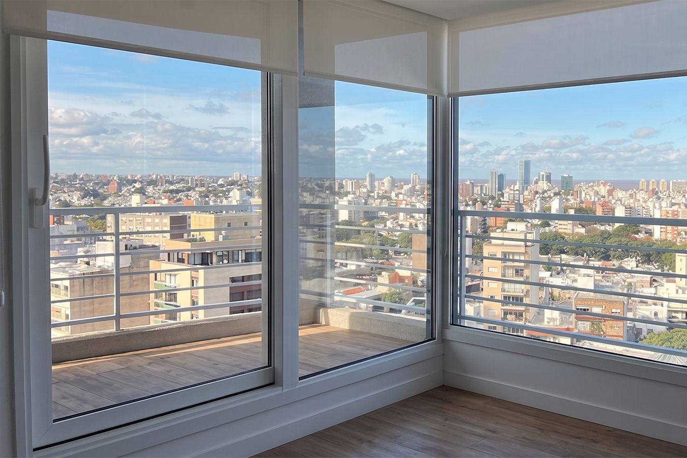 Venta Apartamento en Pocitos 10306, en Joy Montevideo, de 2 dormitorios con terraza - Widok 2