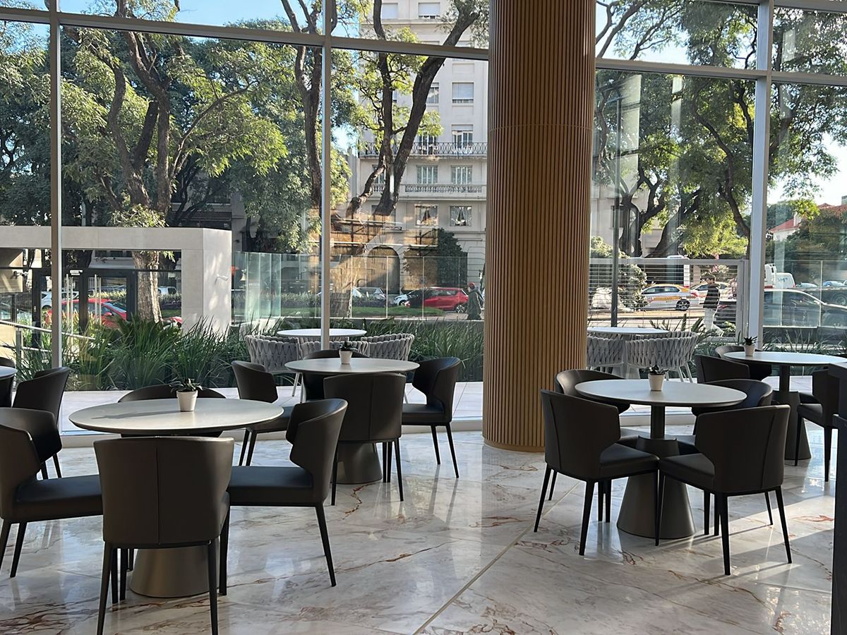 Venta Apartamento en Pocitos 10306, en Joy Montevideo, de 2 dormitorios con terraza - Więcej