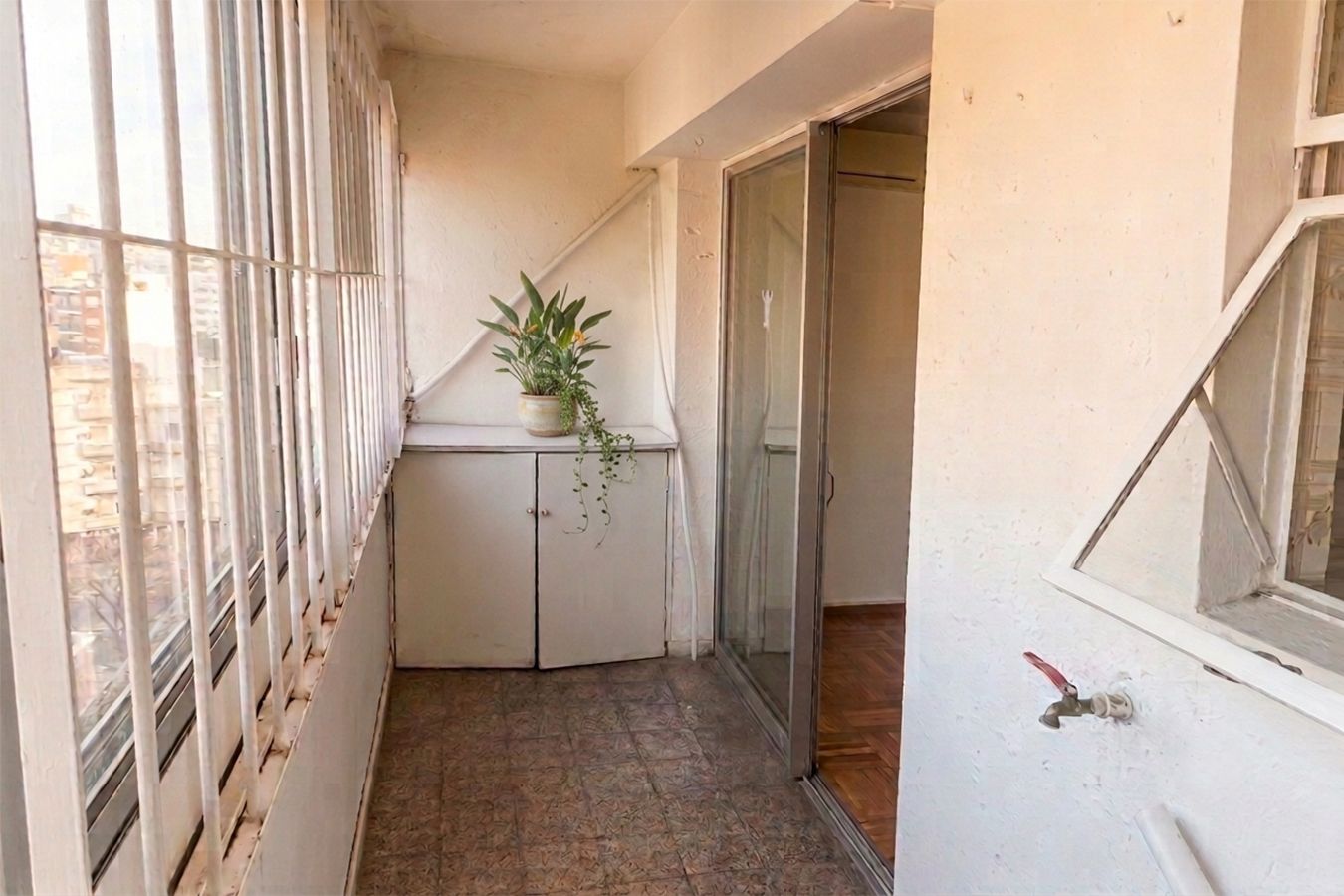Apartamento en venta en Pocitos 10295, 2 Dormitorios, piso alto con amplia terraza cerrada - Widok 6