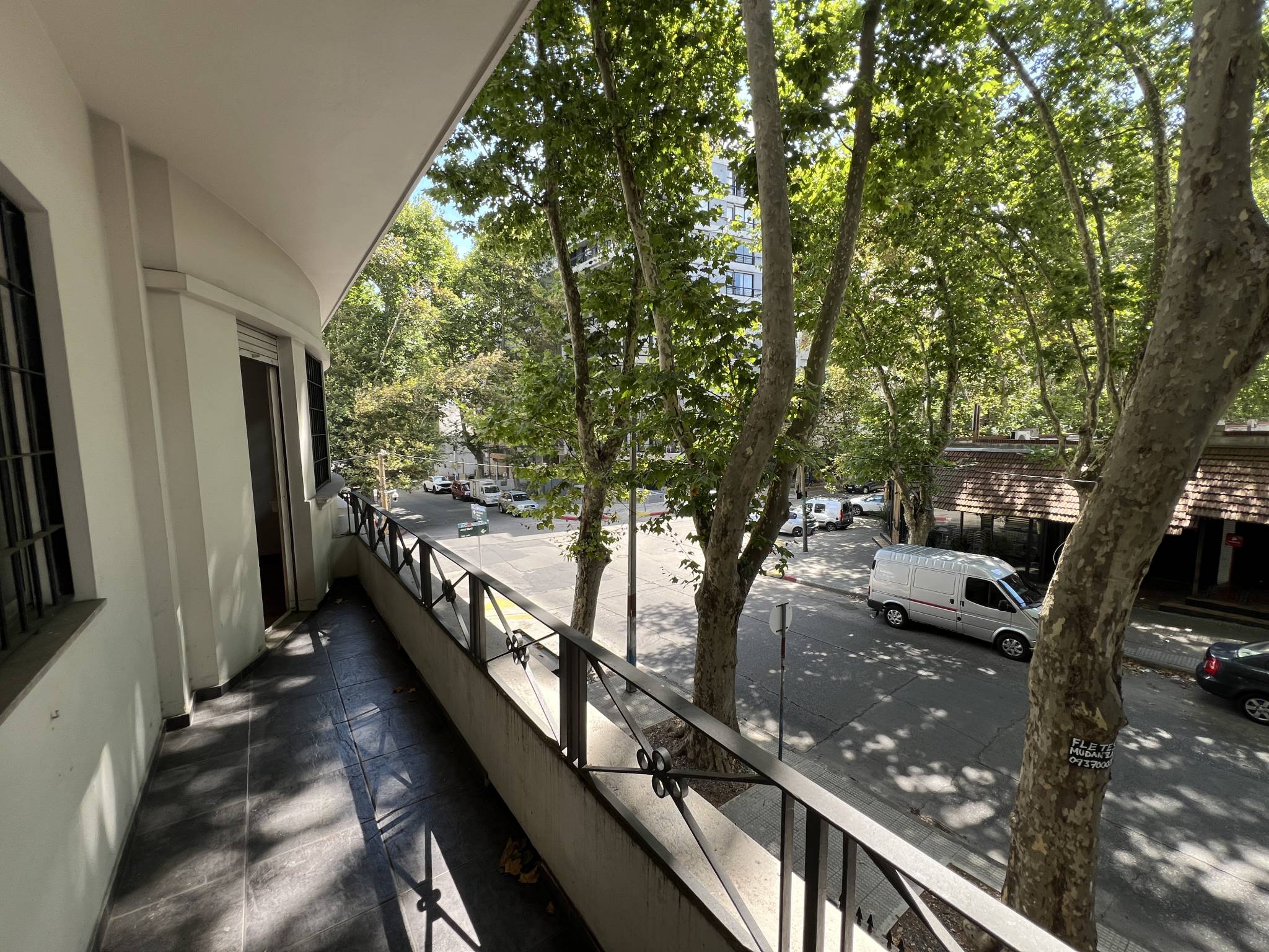 Venta Apartamento Dos Dormitorios y servicio en Pocitos – pohled 5