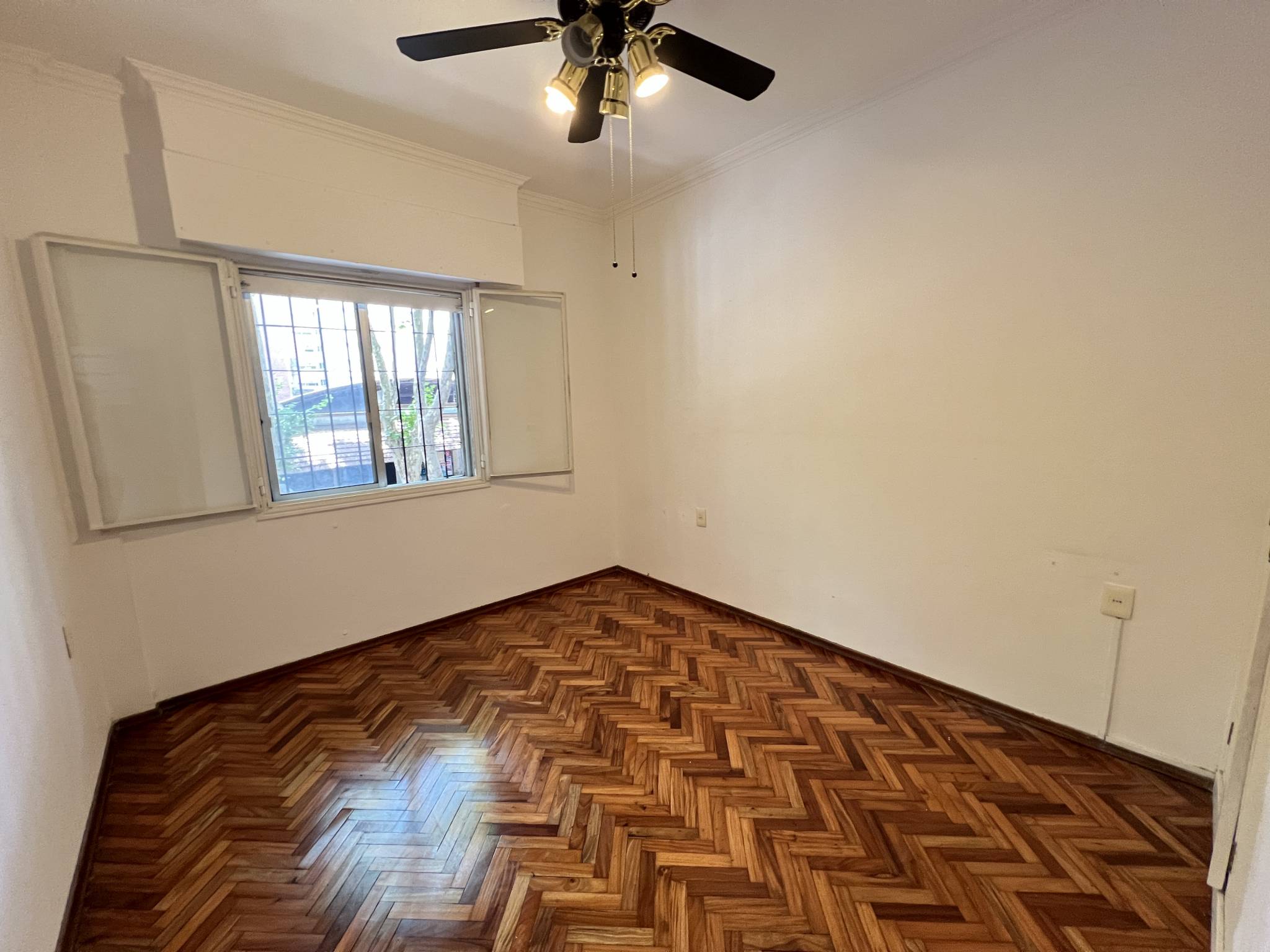 Venta Apartamento Dos Dormitorios y servicio en Pocitos – další