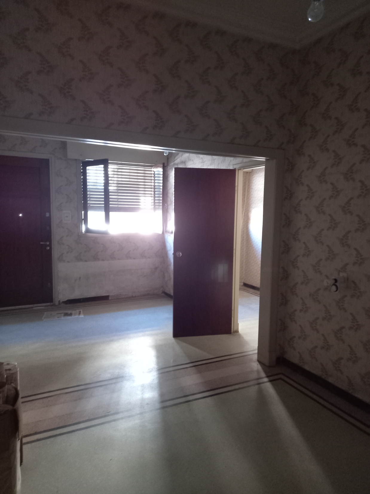 Casa De 3 Dormitorios Con Patio Y Garage. Ref. #V196C1 - InfoCasas.com.uy