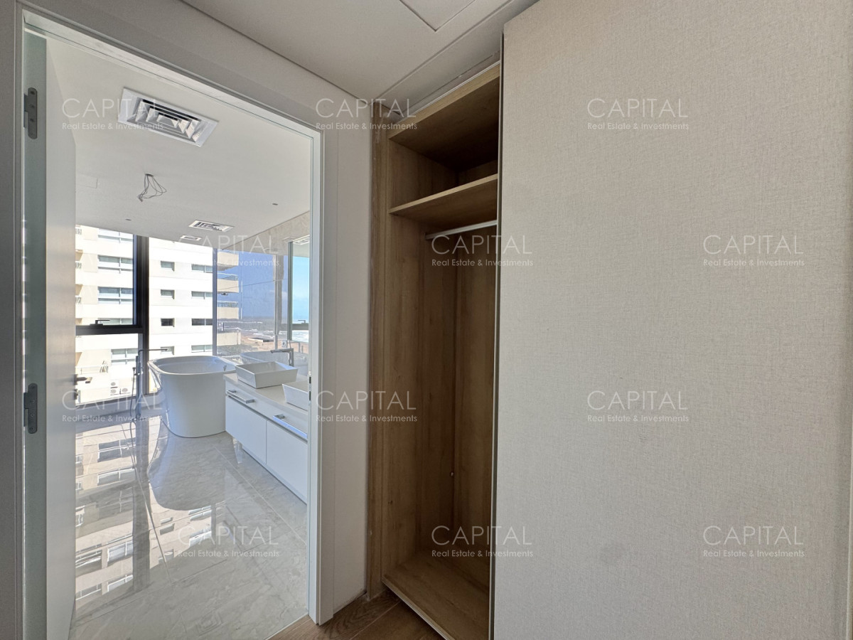 TRUMP TOWER DE TRES DORMITORIOS Y SERVICIO EN VENTA PUNTA DEL ESTE - Widok 4