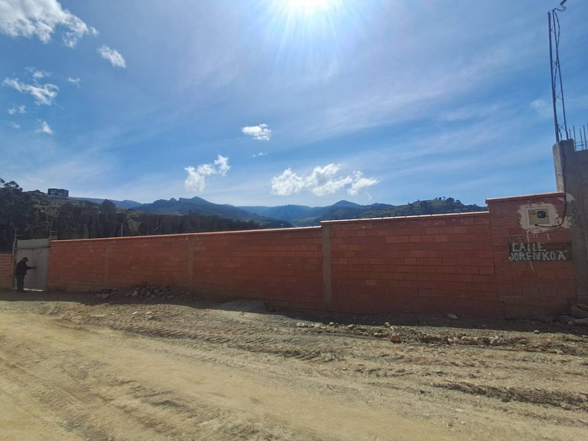Venta Terreno, Achumani, Jorenko, Calle "a" 