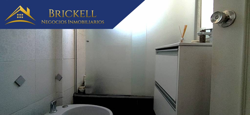 APARTAMENTO VENTA  POCITOS 3 DORMITORIOS MAS ESCRITORIO BALCON Y GARAGE - Mehr