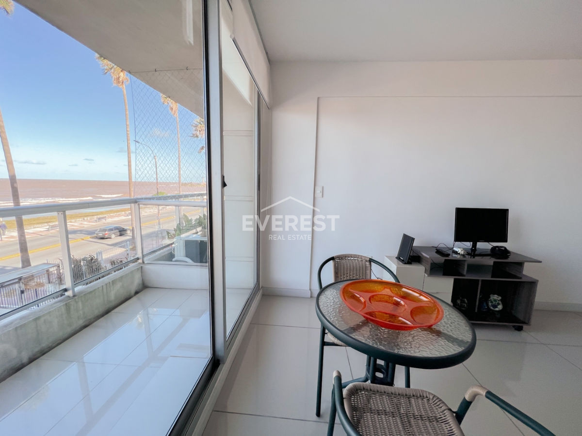 Venta y alquiler Malvín 2 Dormitorios rambla - Widok 4