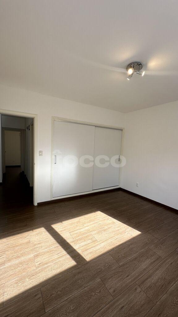 VENTA DE APARTAMENTO 3 DORMITORIOS CONTRAFRENTE EN POCITOS CON RENTA - Mehr