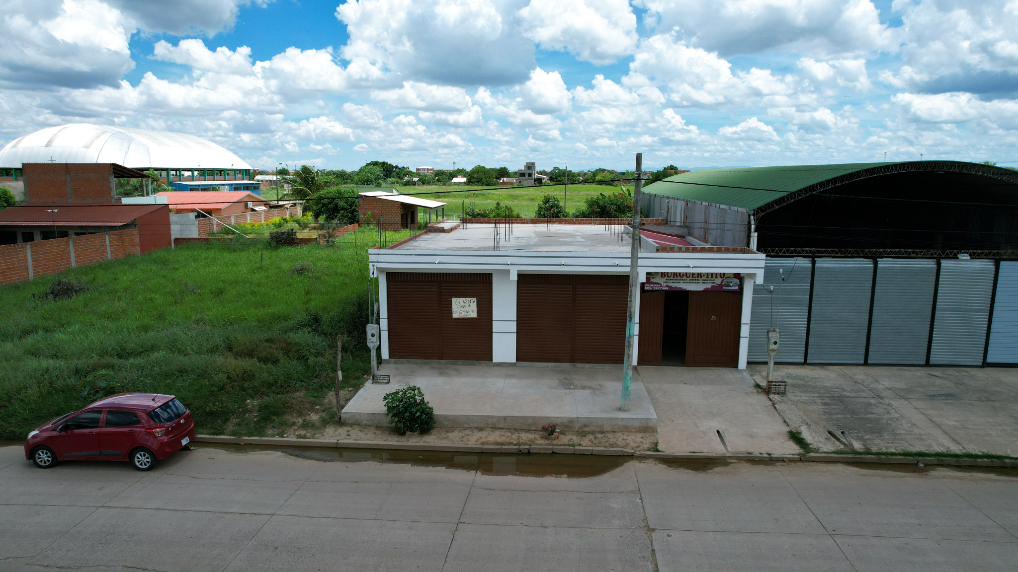 Casa Con Espacio Comercial En Venta