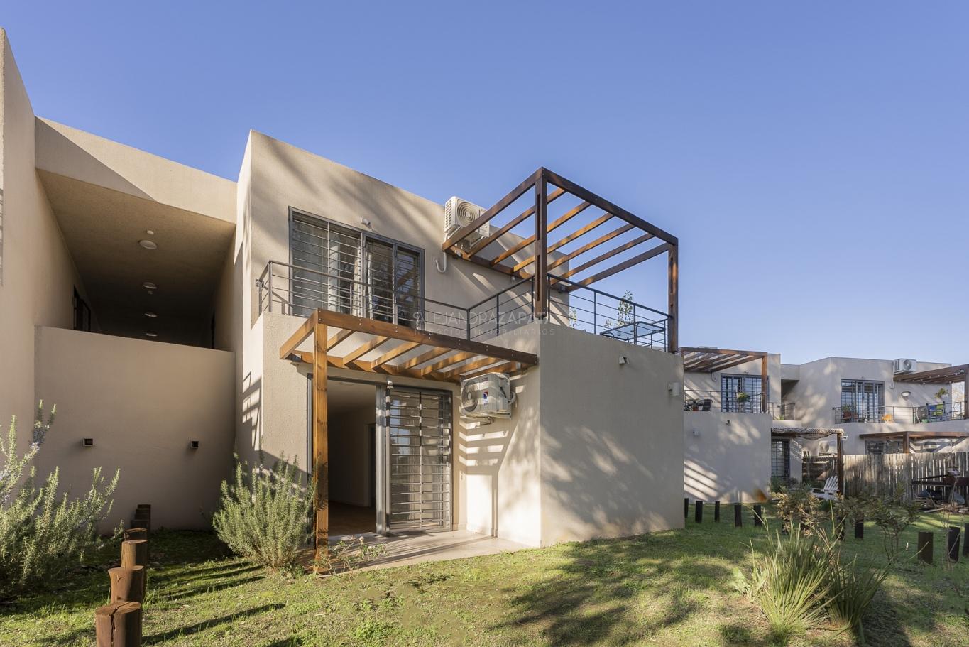 2 Dormitorios en impecable estado con gran terraza. Lagomar sur. CON RENTA. Ref QC5C1C