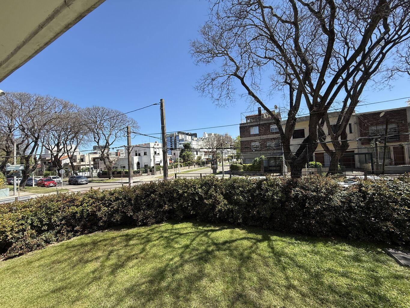 Venta apartamento 2 dormitorios 2 baños garage Malvin sur Impecable - Vista 3