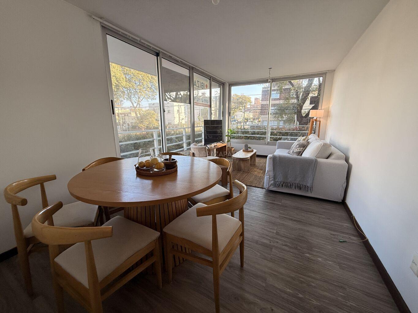 Venta apartamento 2 dormitorios 2 baños garage Malvin sur Impecable - Vista 5