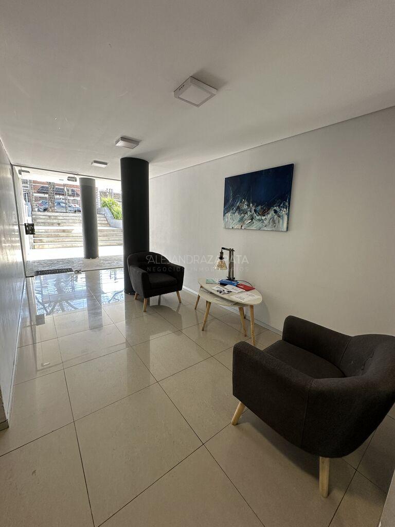 Venta apartamento 2 dormitorios 2 baños garage Malvin sur Impecable - Vista 2