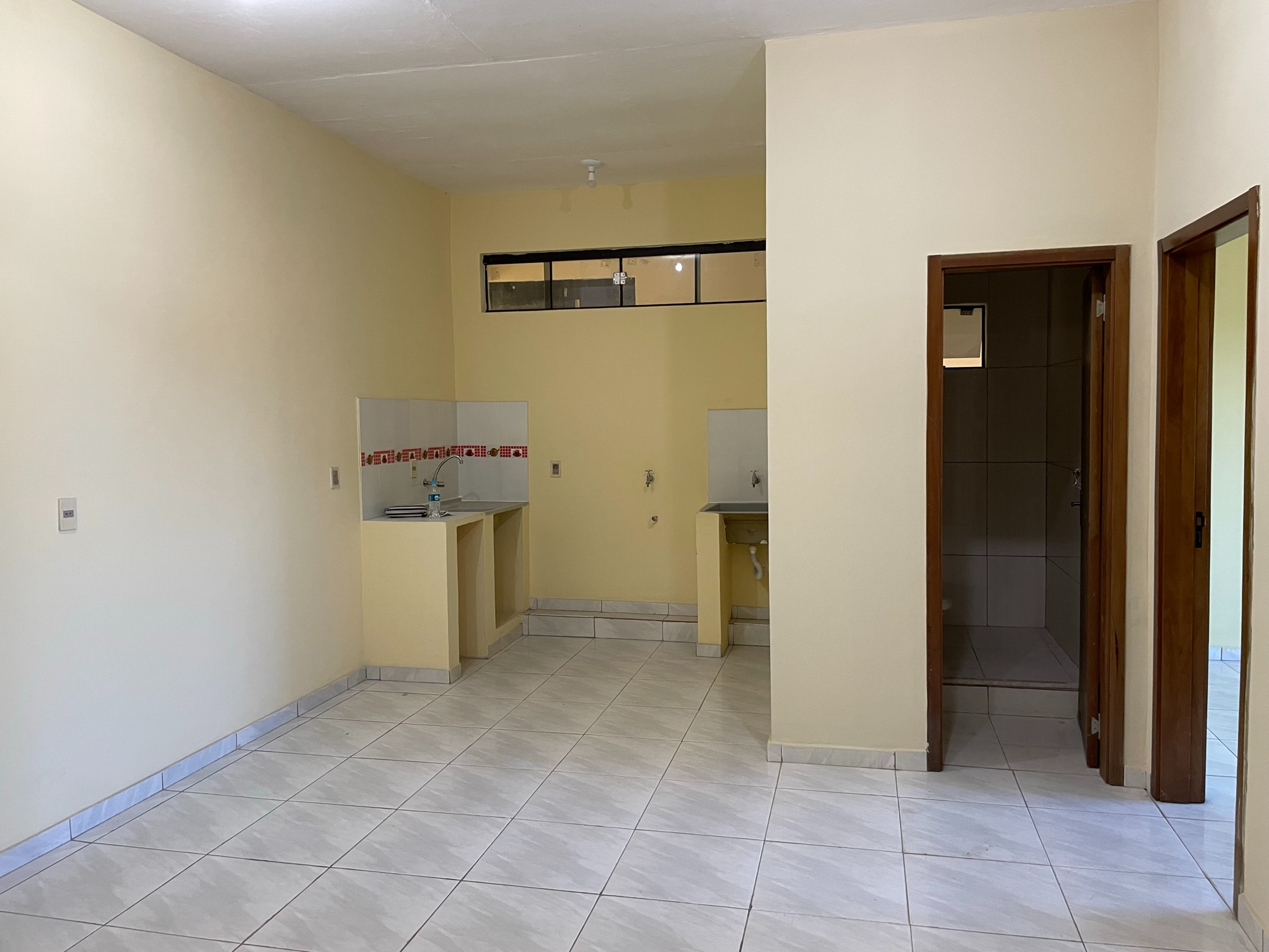 Departamento en San Lorenzo centro, 2 Habitaciones con Balcón. Ref Z79BFB