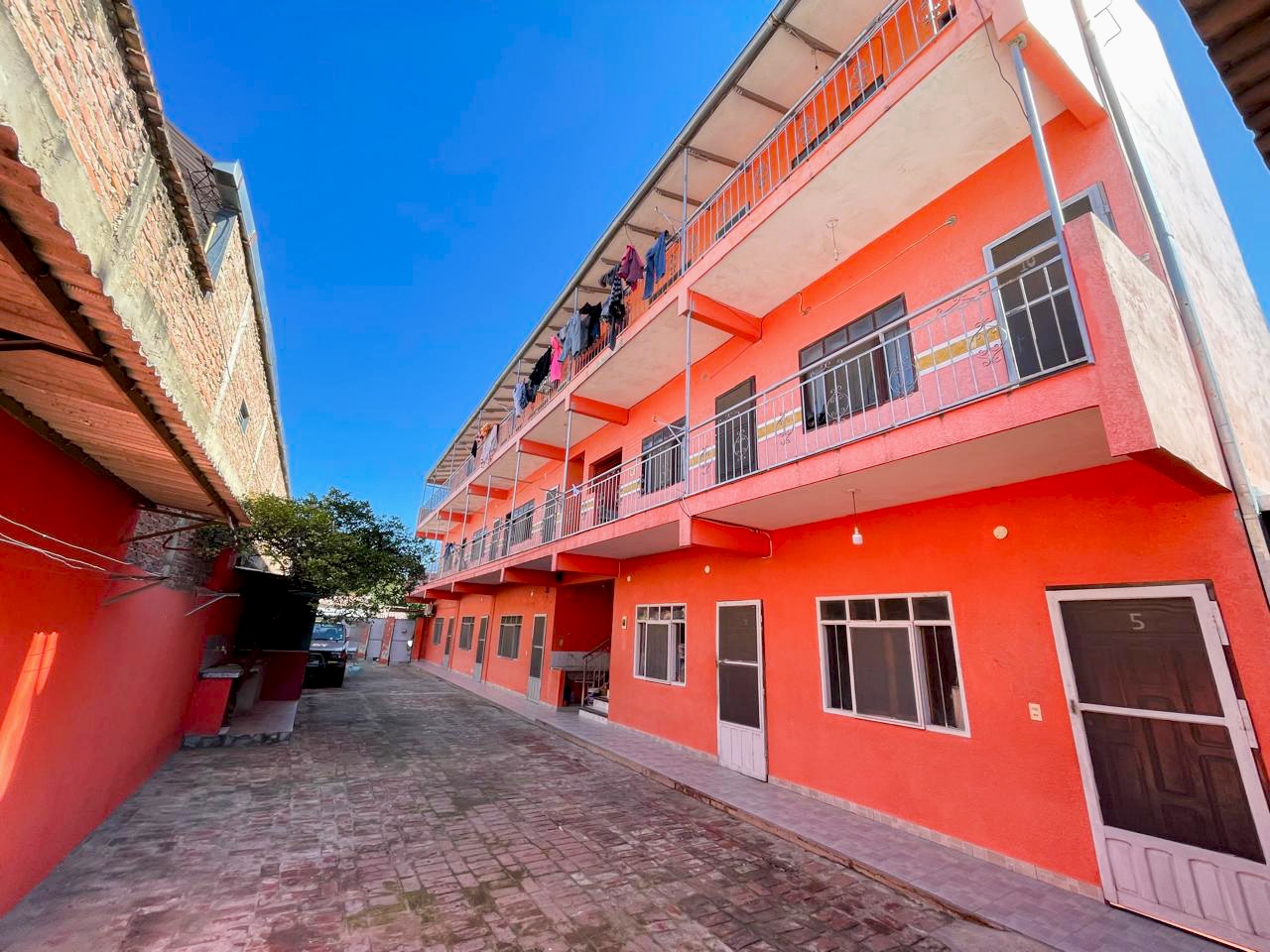 Edificio De 15 Habitaciones