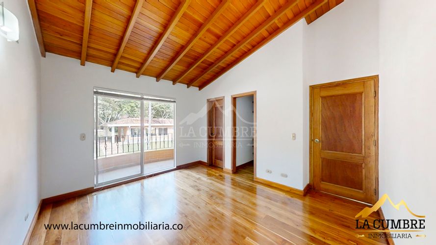 Casa de 4 alcobas en arriendo en El Tesoro, Medellín, 354 m² · foto 14 de 20