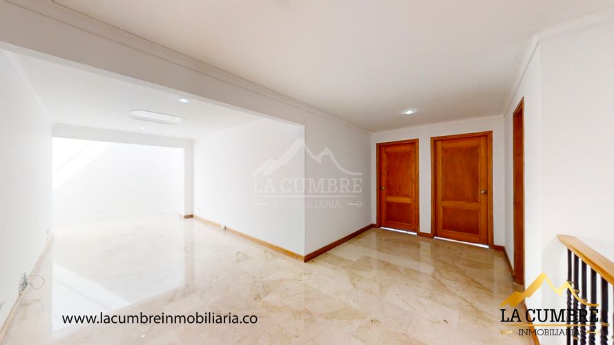 Casa de 4 alcobas en venta en El Poblado, Medellín, 430 m² · foto 13 de 20