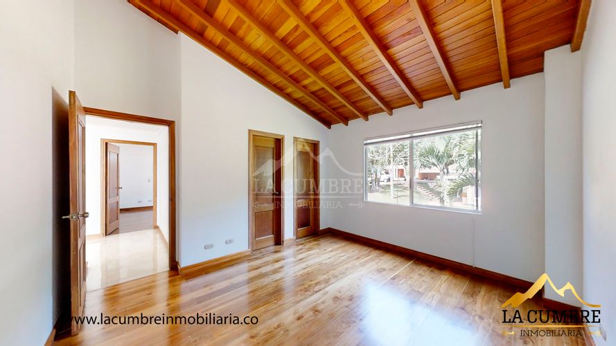 Casa de 4 alcobas en venta en El Poblado, Medellín, 430 m² · foto 16 de 20