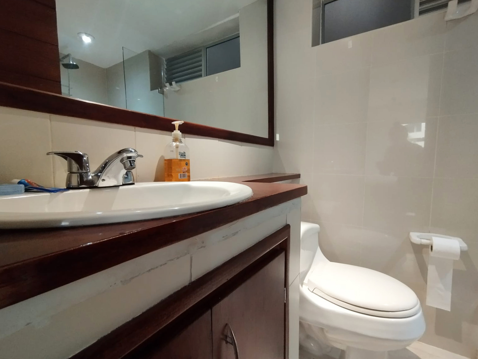 Apartamento en arriendo en Altos Del Poblado, Medellín · foto 9 de 14