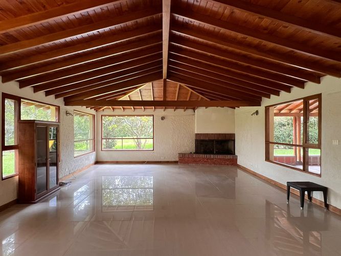 Casa de 5 alcobas en venta en Llano Grande, Rionegro, 400 m² · foto 4 de 16