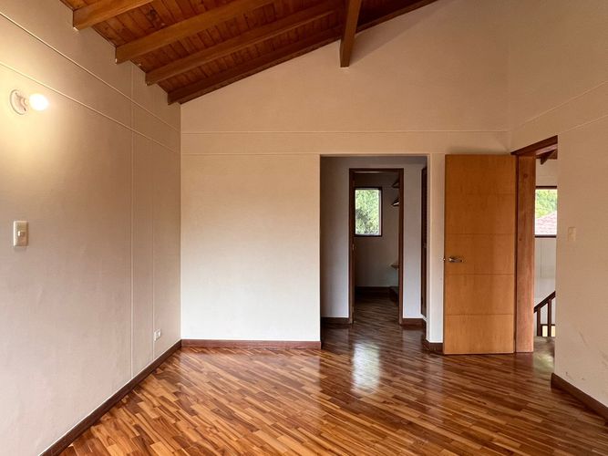 Casa de 5 alcobas en venta en Llano Grande, Rionegro, 400 m² · foto 5 de 16