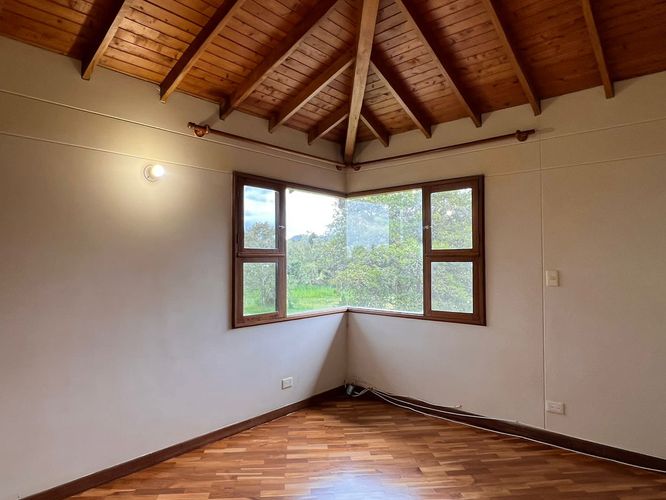 Casa de 5 alcobas en venta en Llano Grande, Rionegro, 400 m² · foto 8 de 16