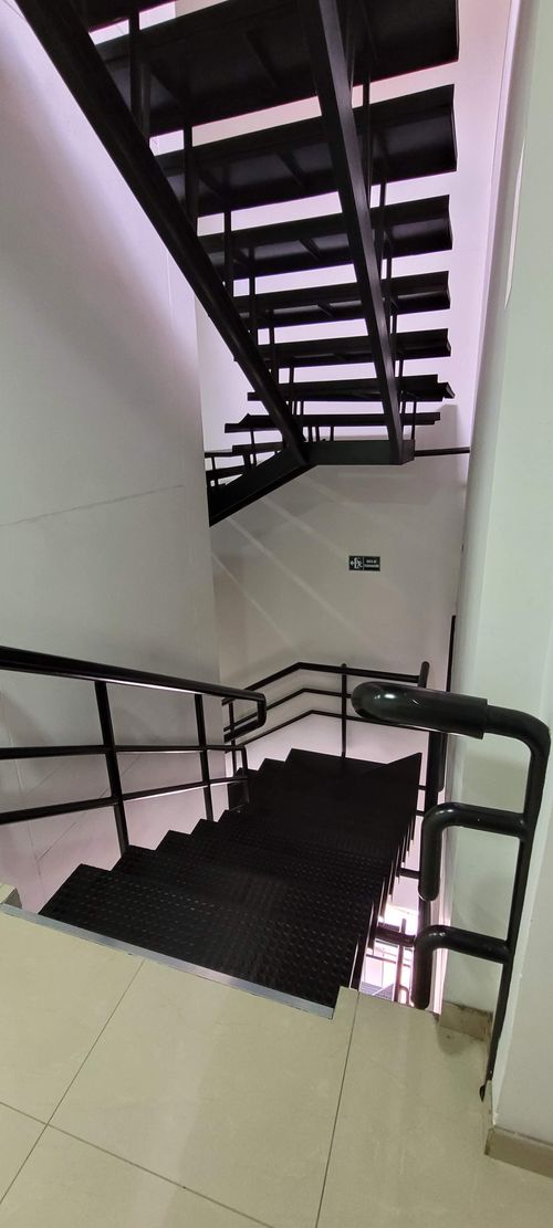 Edificio en venta en Santa Monica, Cali, 1026 m² · foto 11 de 19