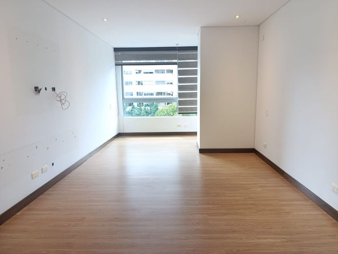 Apartamento de 2 alcobas en arriendo en Los Balsos, Medellín, 122 m² · foto 2 de 19