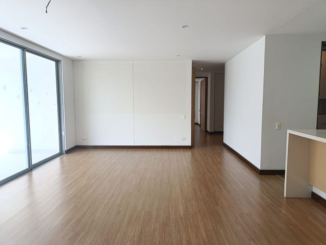 Apartamento de 2 alcobas en arriendo en Los Balsos, Medellín, 122 m² · foto 10 de 19