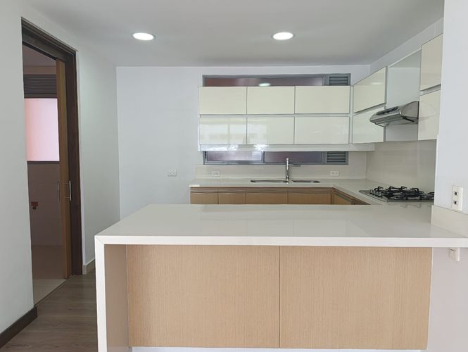 Apartamento de 2 alcobas en arriendo en Los Balsos, Medellín, 122 m² · foto 11 de 19