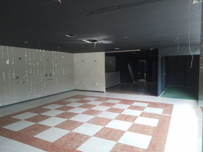 Local en arriendo en La Mota, Medellín, 326 m² · foto 2 de 15