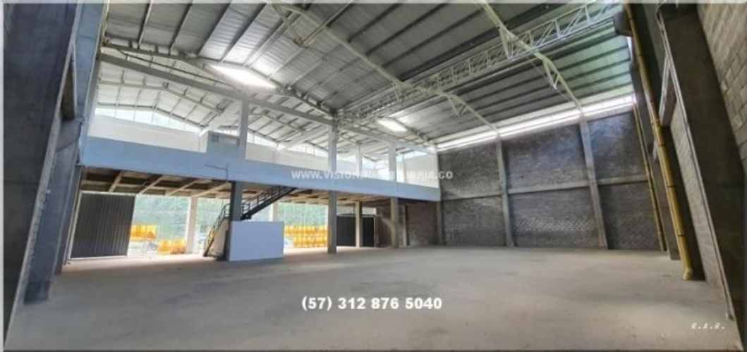 Bodega en venta en Ub. Filo Bonito, Dosquebradas, 2000 m² · foto 2 de 24