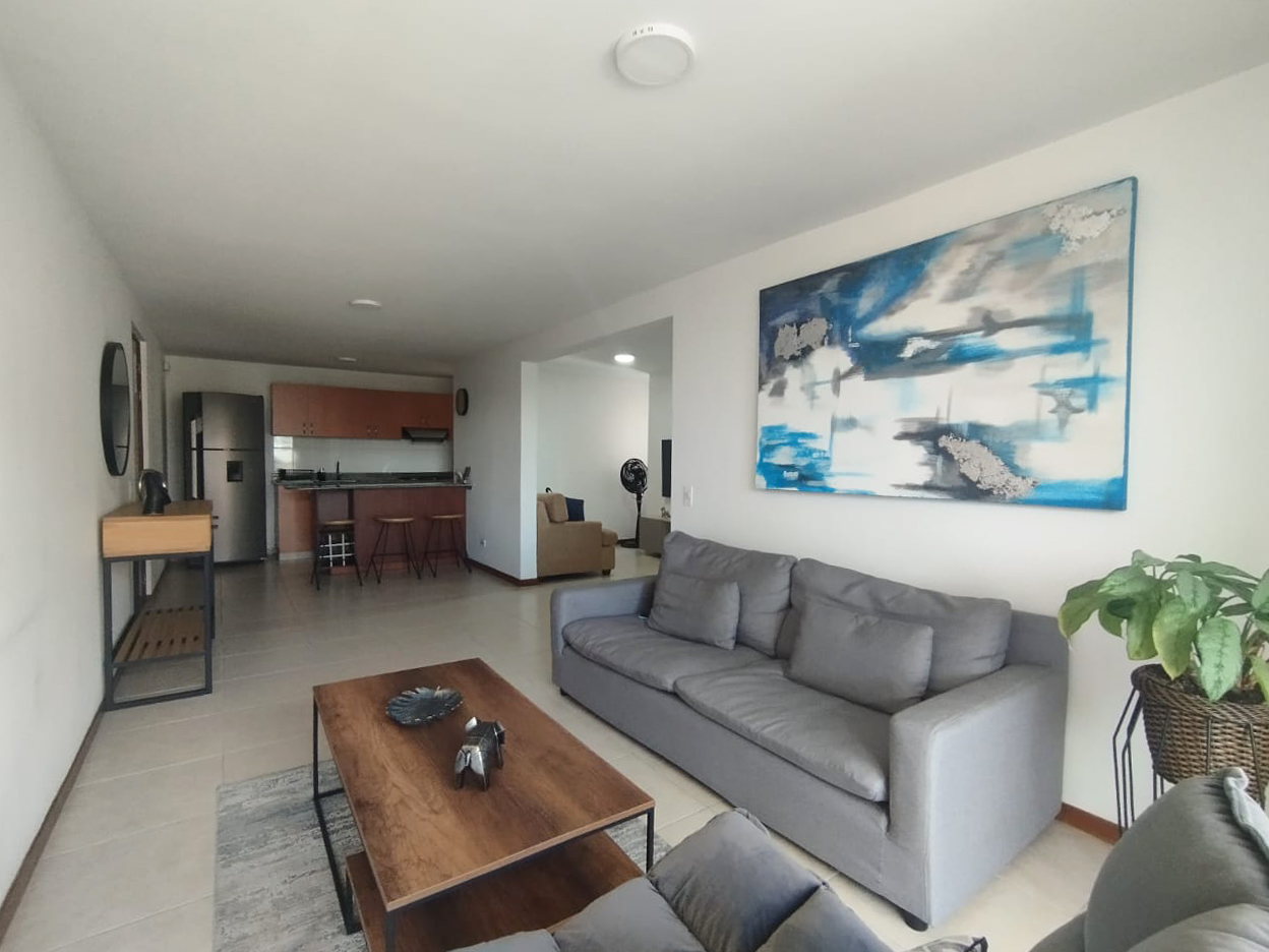 Apartamento en arriendo en Castropol, Medellín · foto 2 de 17