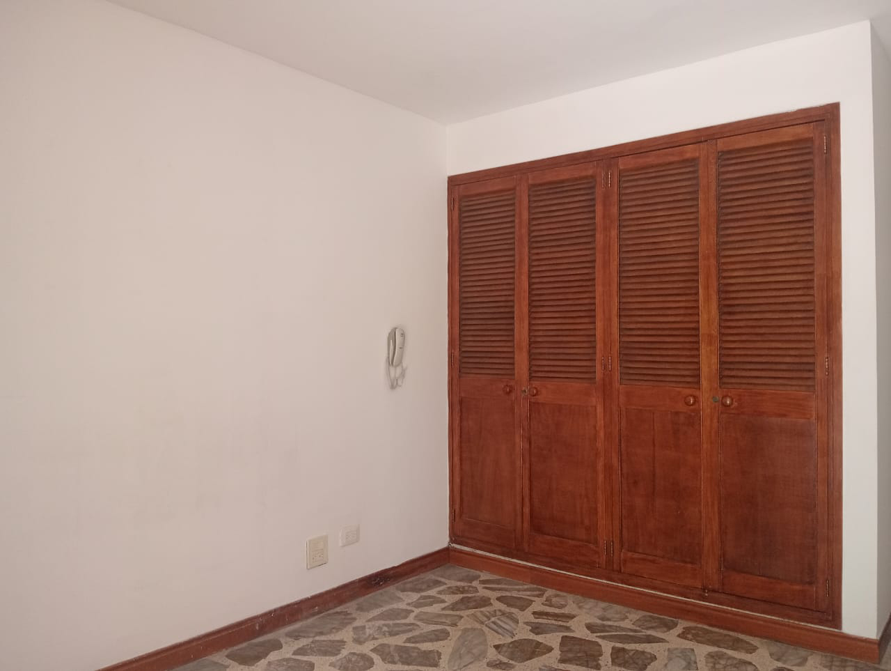 Apartamento en arriendo en Laureles, Medellín · foto 3 de 19